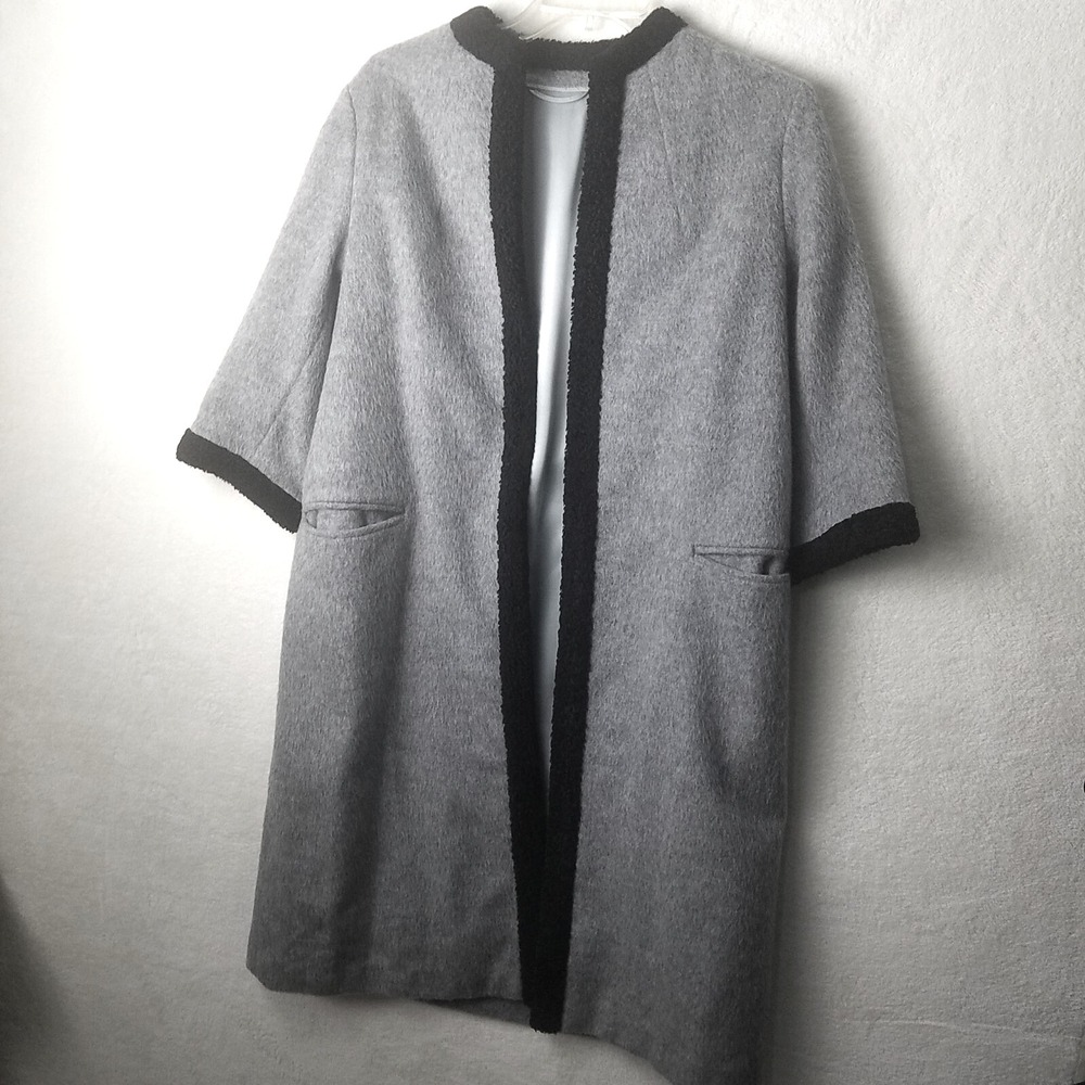Gray wool blend mid-length women's overcoat‎ 3/4 sleeve black trim handmade VNTG